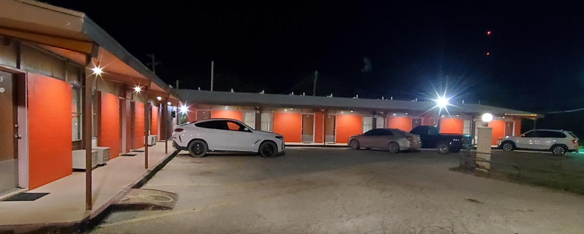 Holiday Host Motel & Rv Park Sonora Exterior photo